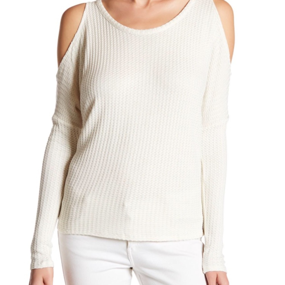 Chaser cold-shoulder thermal top